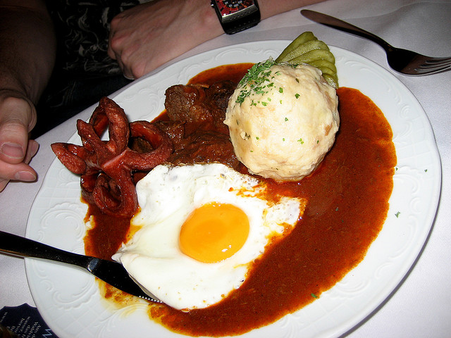 One of the top things to do in Vienna is to try the mouthwatering food...!