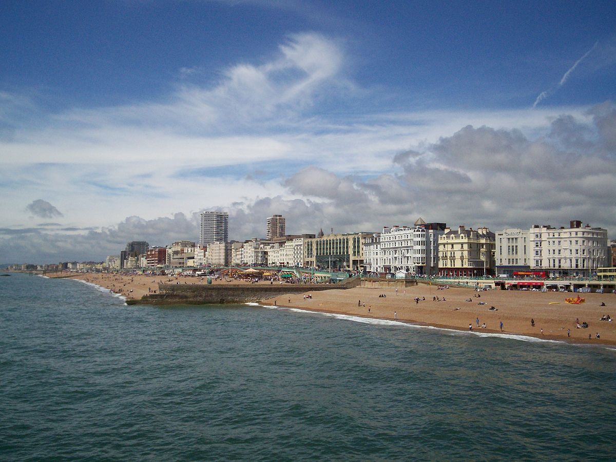 The best hotels in Brighton England are a great base for enjoying beaches like this one ... photo by CC user ZivojinMisic slike on wikimedia